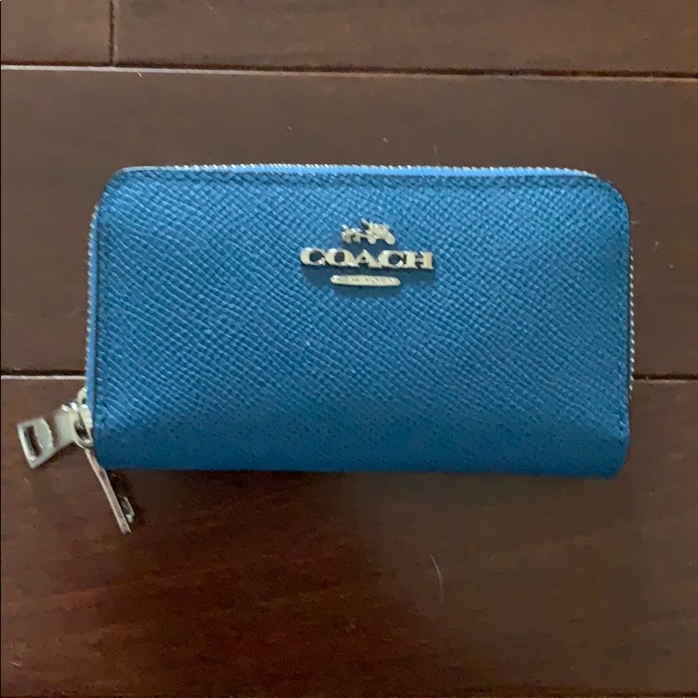 COACH WALLET- LIGHTLY USED!